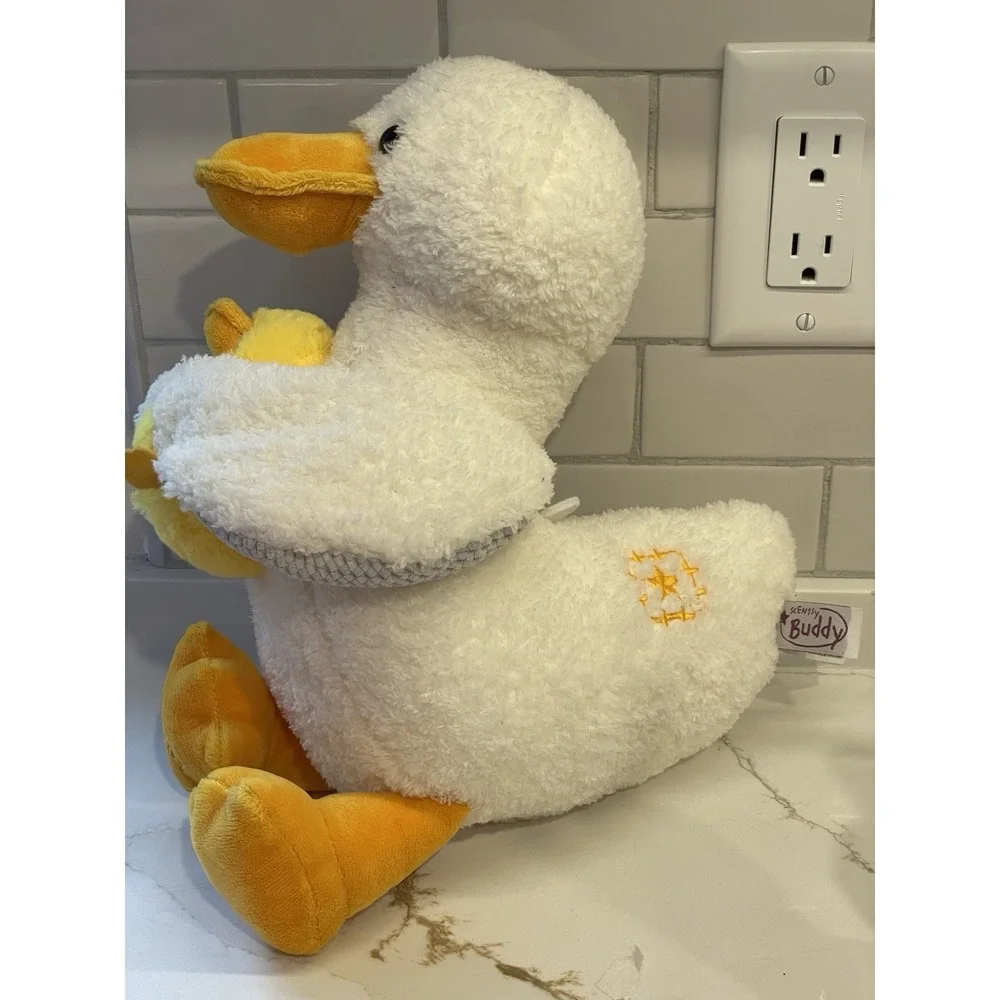 Dolores the Duck Scentsy Buddy Plush Stuffed Cuddle Zipper‎ Pocket Used Mother